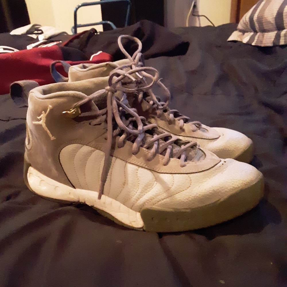 grey jordans